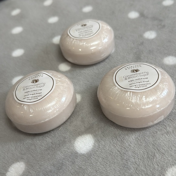 Crabtree&Evelyn Caramelized Fig & Brown Sugar Triple-Milled Soap - Picture 4 of 8
